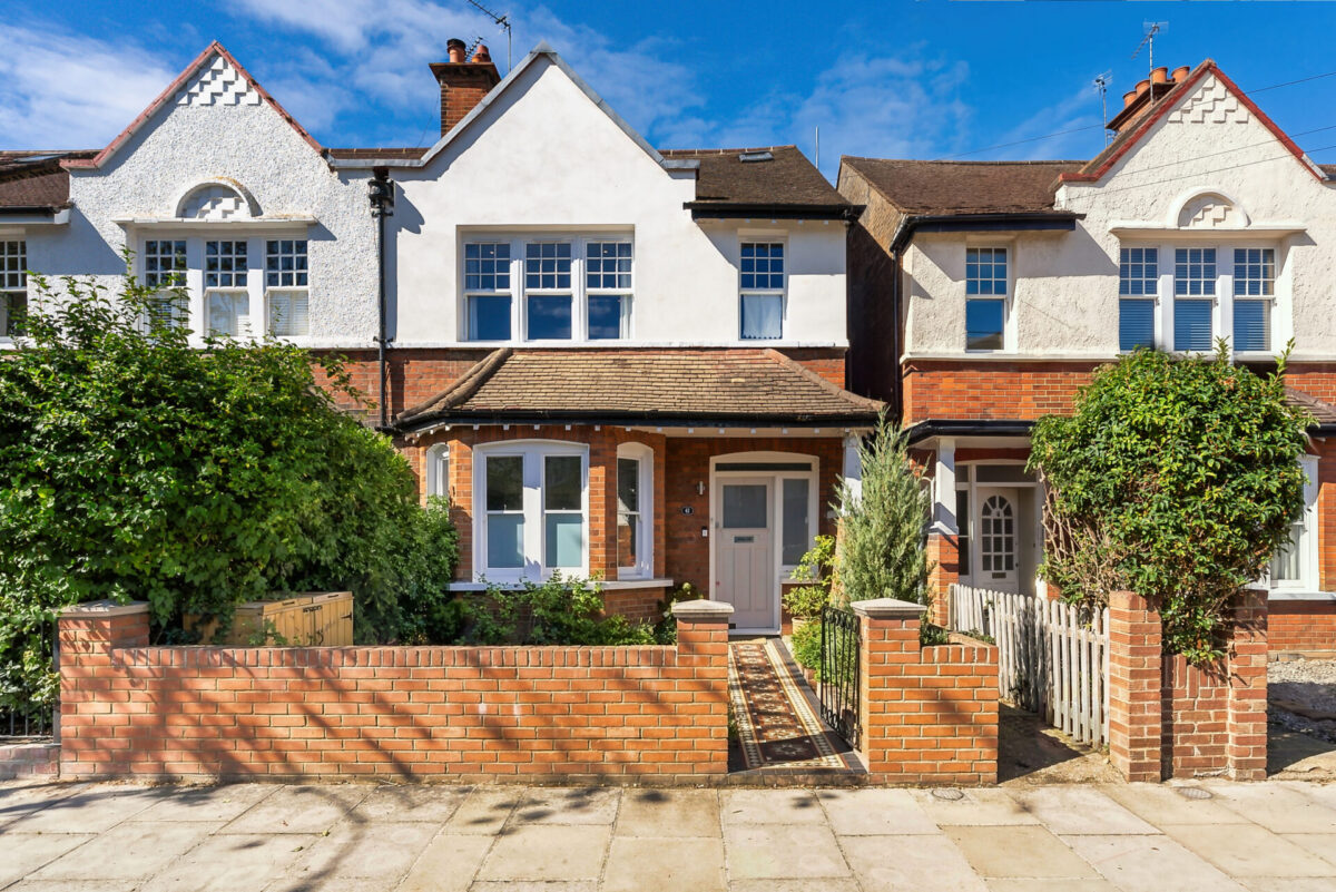 Graemesdyke Avenue, London, SW14